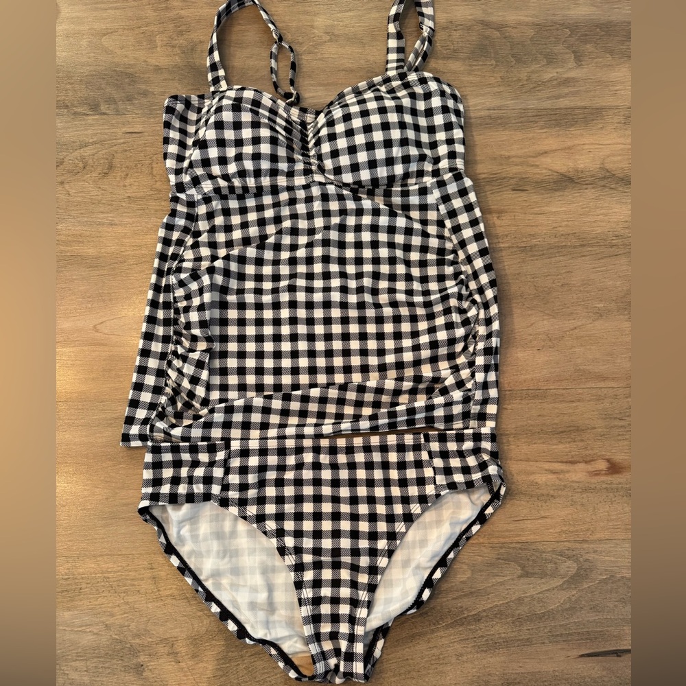 Beach Bump™ 2 Piece Tankini Swimsuit UPF 50+ - Black/White Gingham